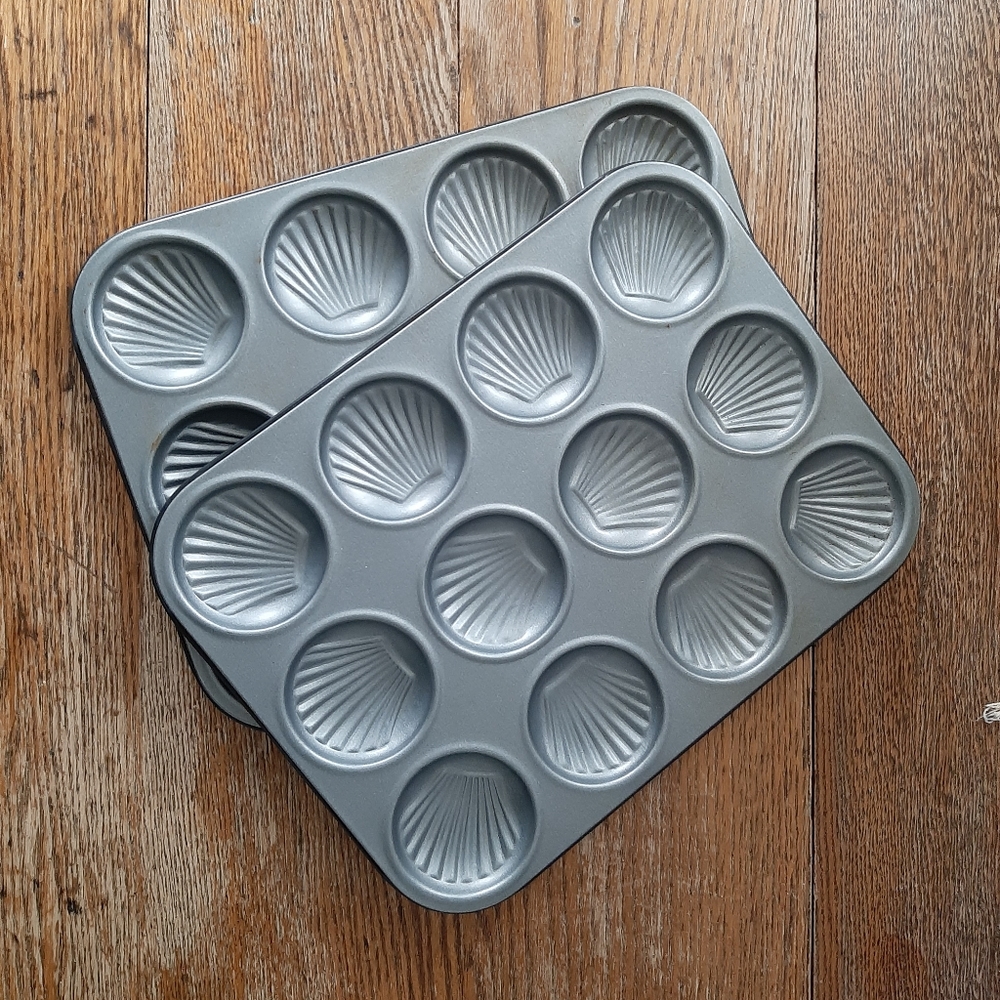*FINAL MARKDOWN!* Madeleine Baking Pans set of 2
